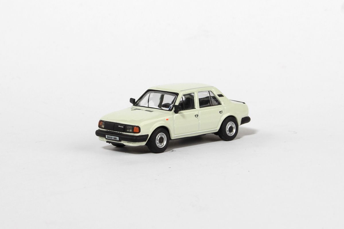 Kovový model Škoda 120L - pohled zepředu