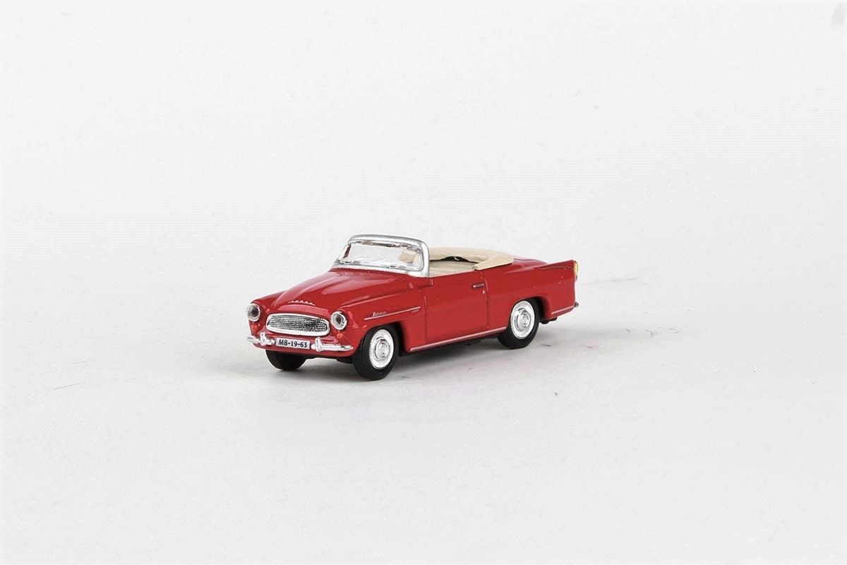 Kovový model Škoda Felicia Roadster - pohled zepředu