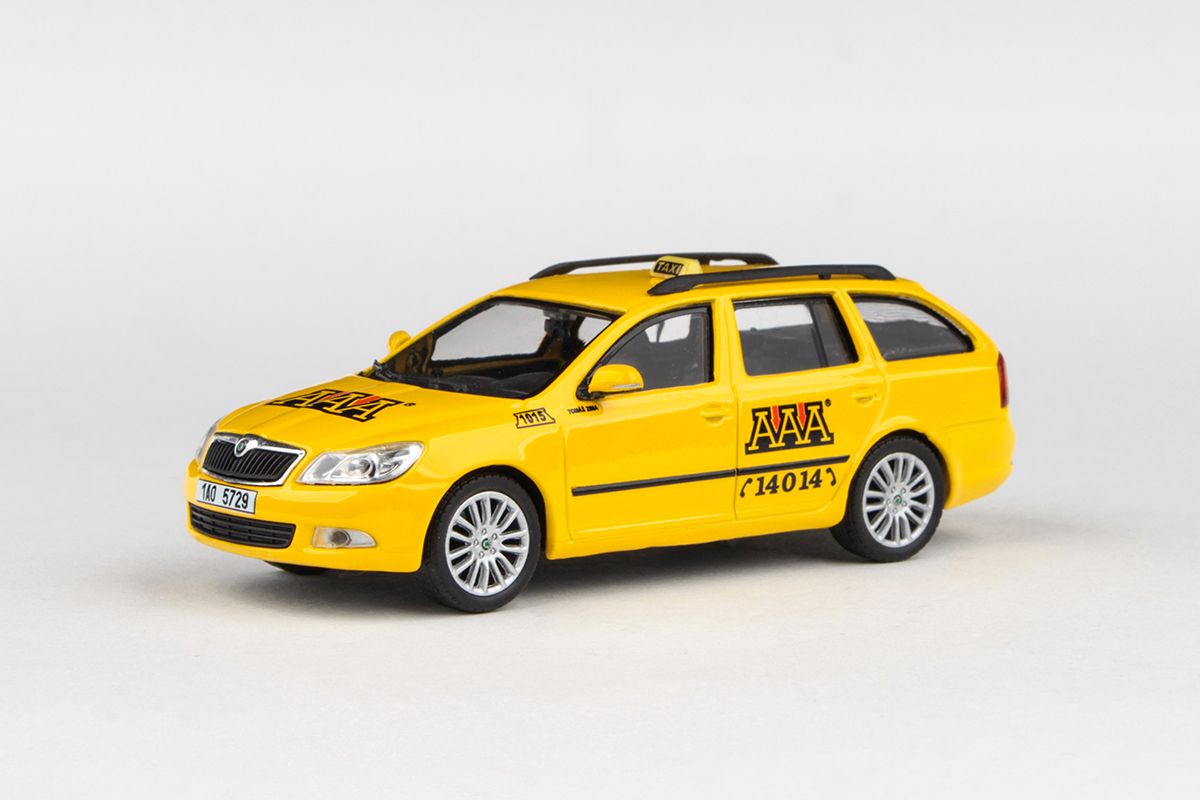 Škoda Octavia II FL Combi (2008) 1:43 - AAA Taxi