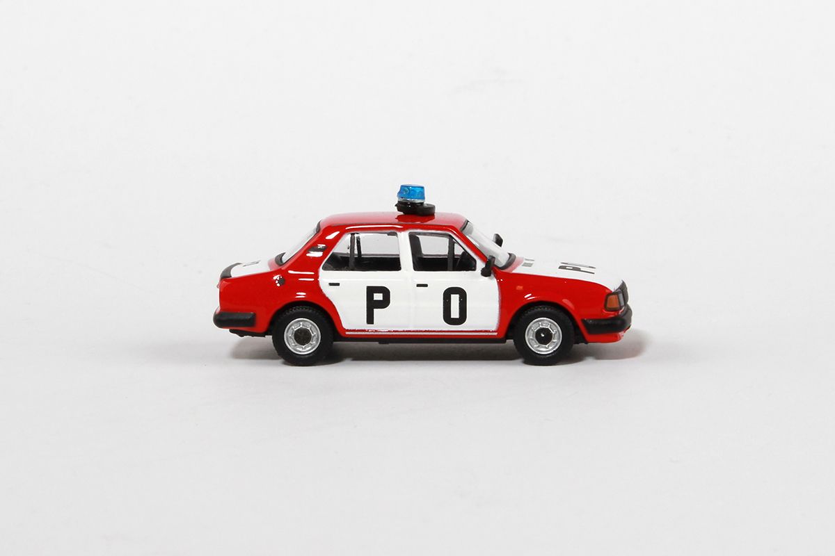 Škoda 120L ミニカー 1:72 Abrex製　クラシックカー Abrex 1:72 Škoda 120L (1984) – Veřejná bezpečnost 731ABXD-712XA