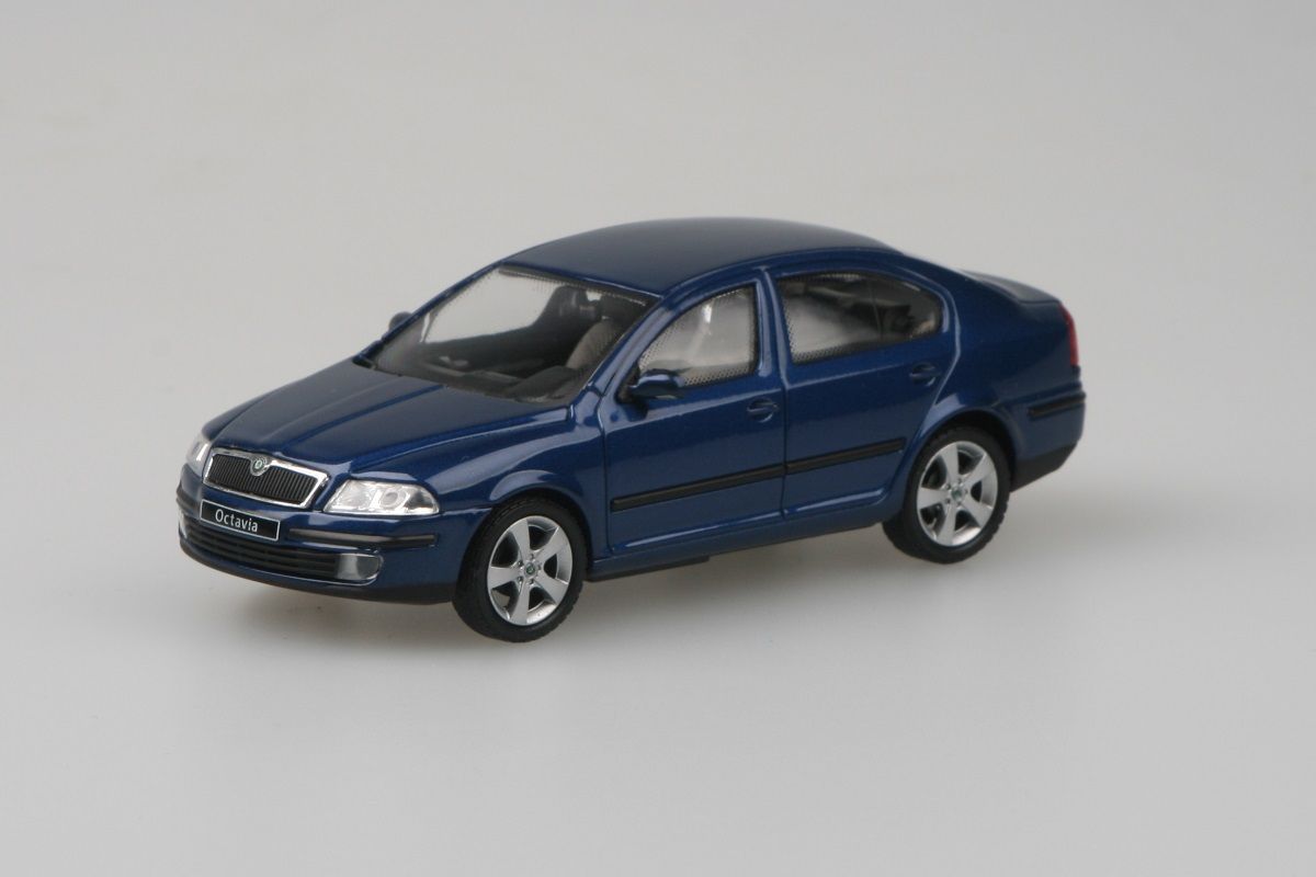 Kovový model Škoda Octavia II - modrá hlubinná metalíza