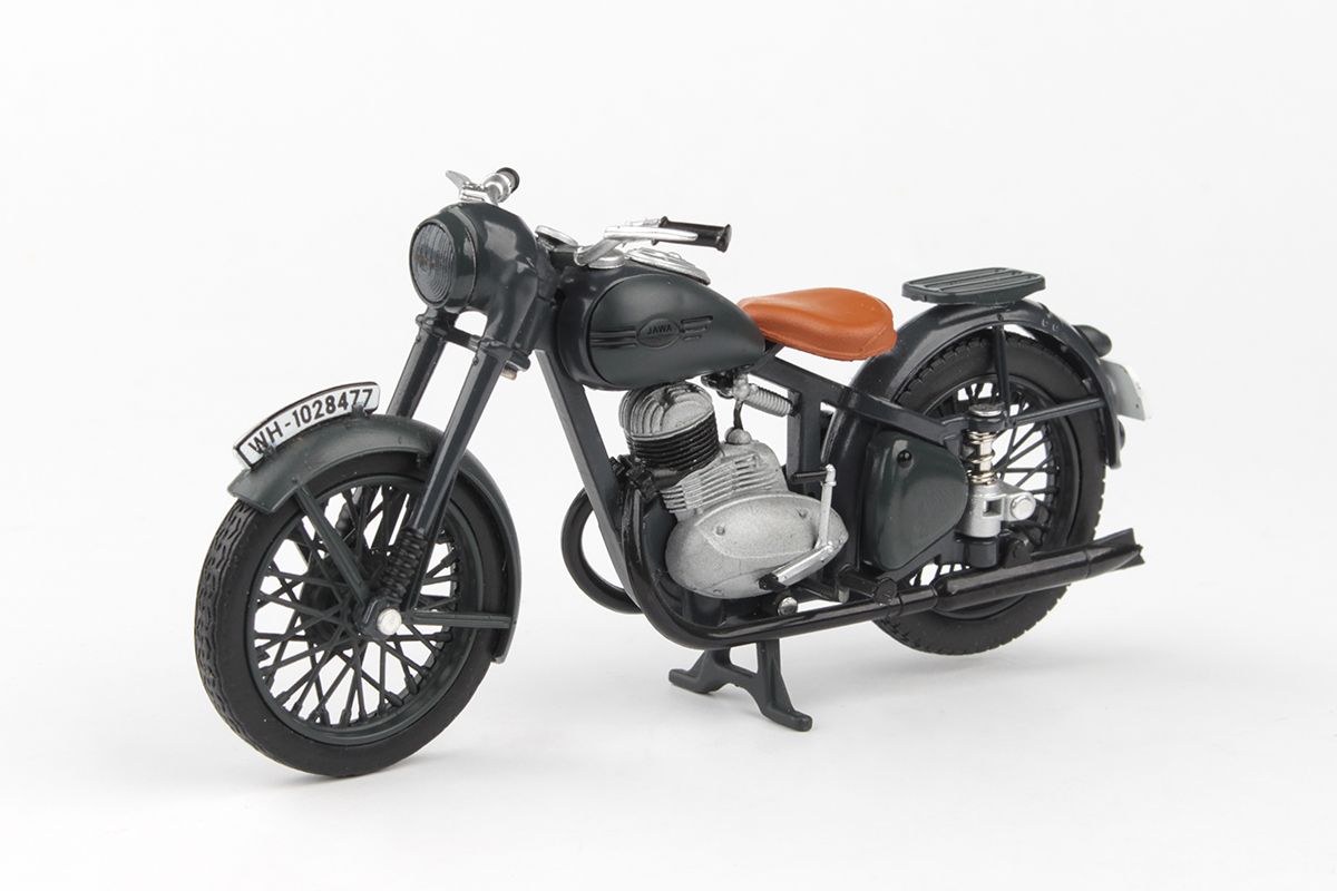 Kovový model Jawa 250 Pérák - pohled zepředu