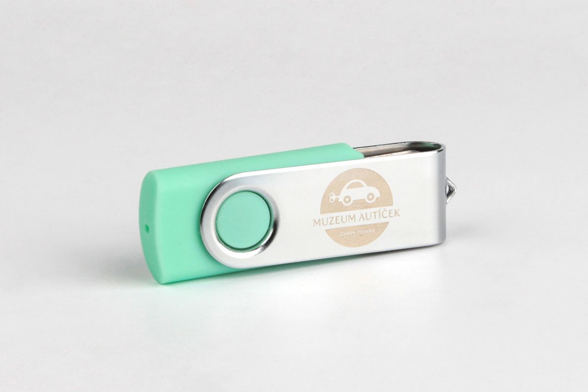 USB flash disk 32GB Muzeum autíček - zelený