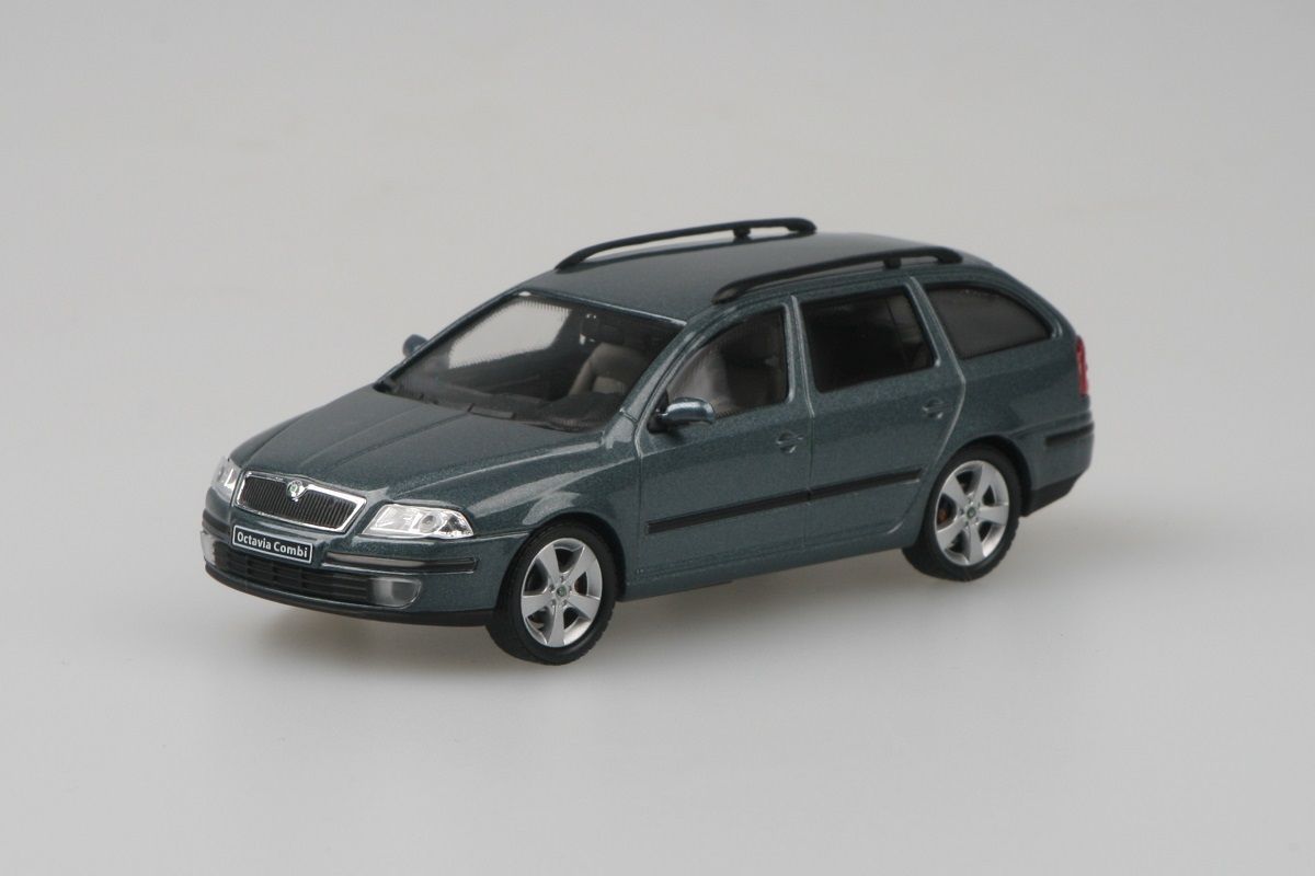 Škoda Octavia II Combi (2004) 1:43 - Šedá Graphite Metalíza