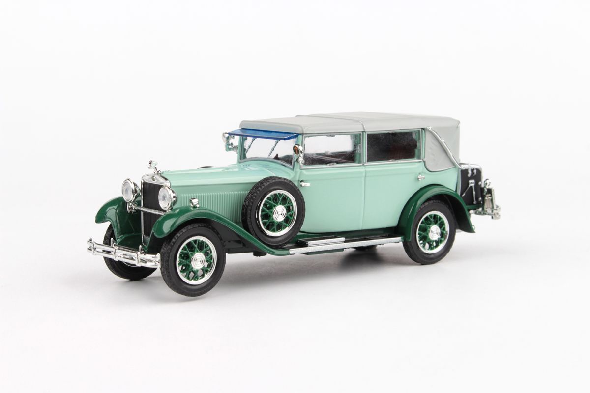 Kovový model Škoda 860 - pohled zepředu