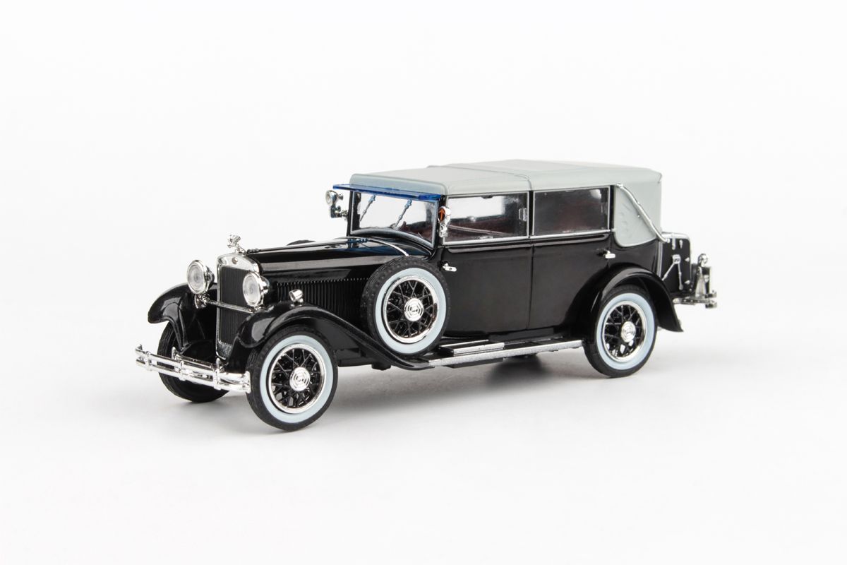 Kovový model Škoda 860 - pohled zepředu