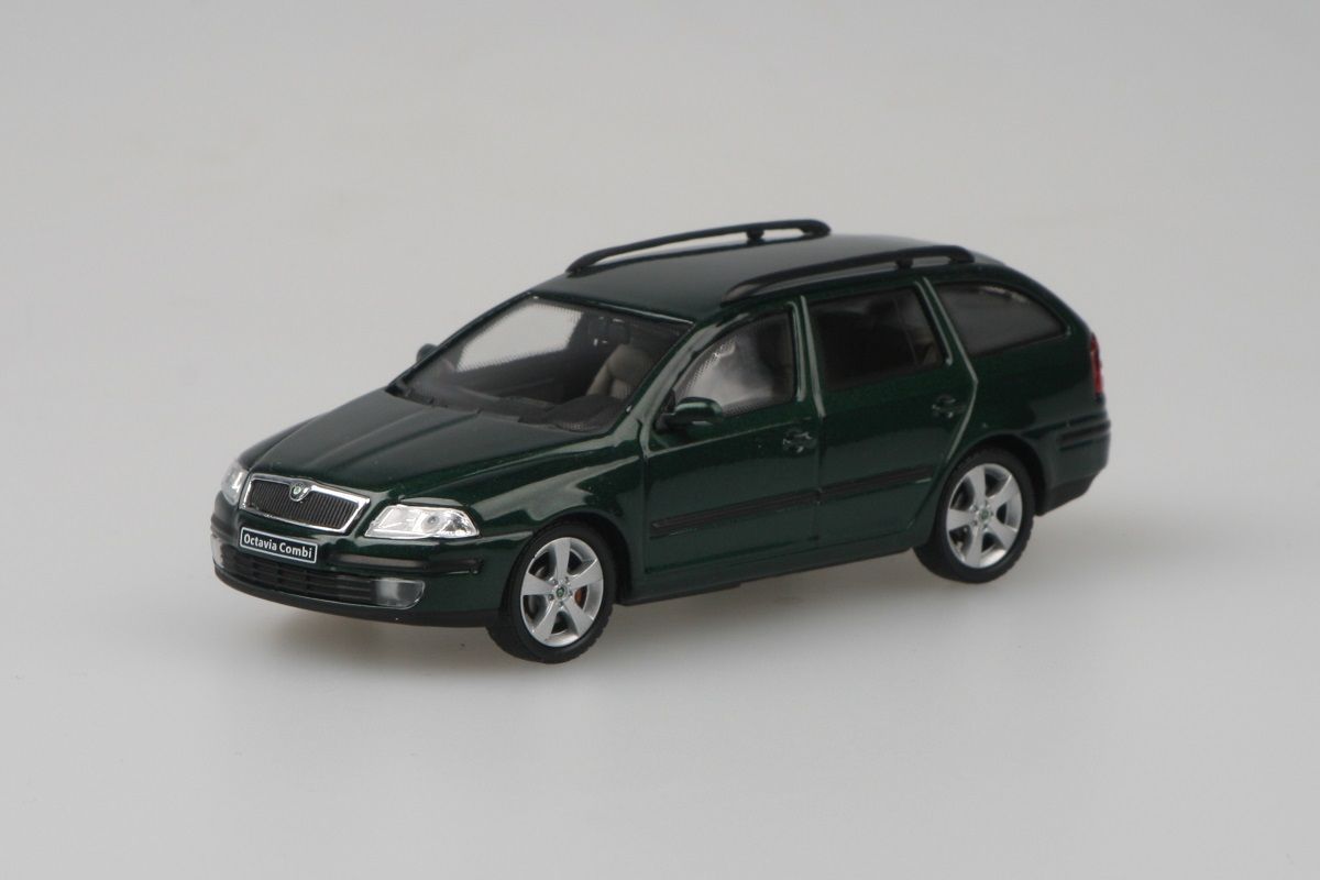 Škoda Octavia II Combi (2004) 1:43 - Zelená Natur Metalíza