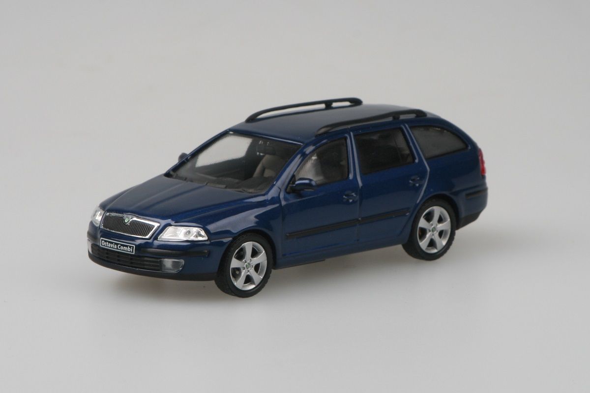 Škoda Octavia II Combi (2004) 1:43 - Modrá Hlubinná Metalíza