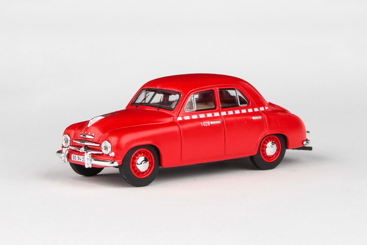 Kovový model auta Škoda 1201 - pohled zepředu