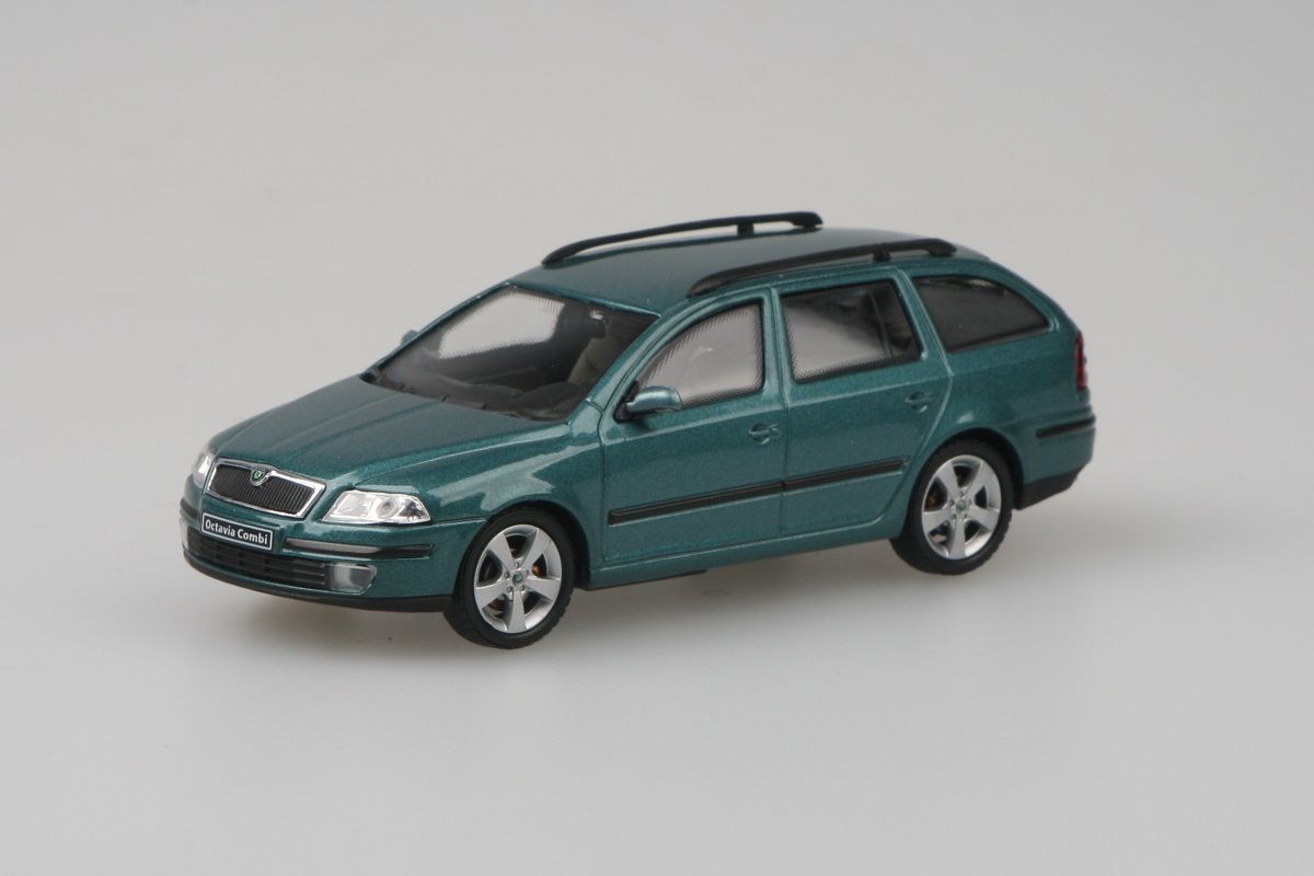 Kovový model Škoda Octavia II Combi - pohled zepředu