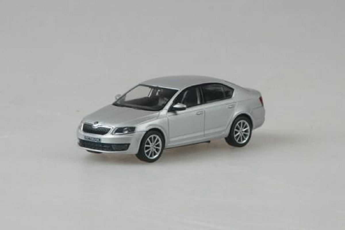 Kovový model Škoda Octavia III - stříbrná brilliant metalíza