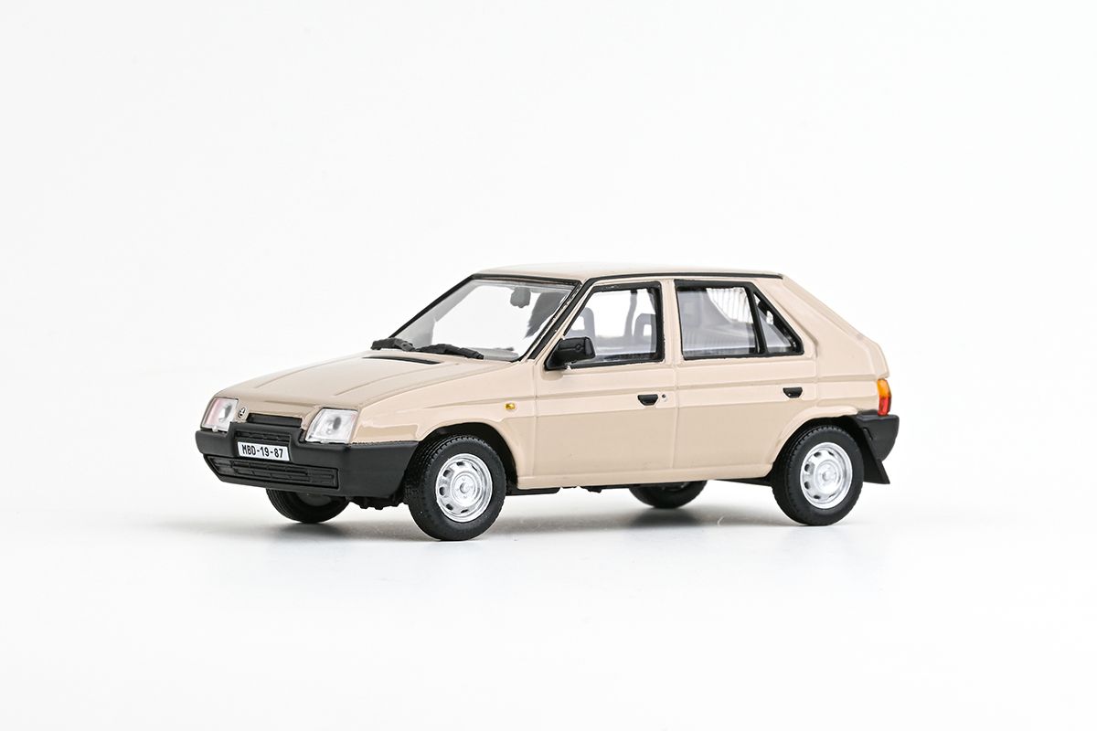 Škoda Favorit 136L (1988) 1:43 - Béžová